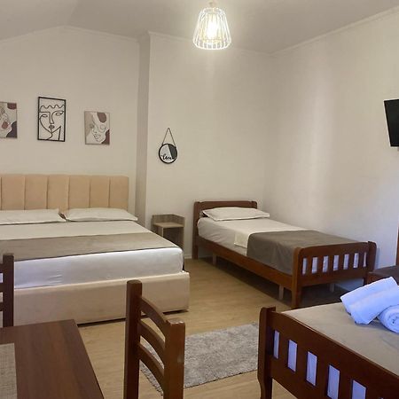 Vila M Vera Durrës Exterior foto